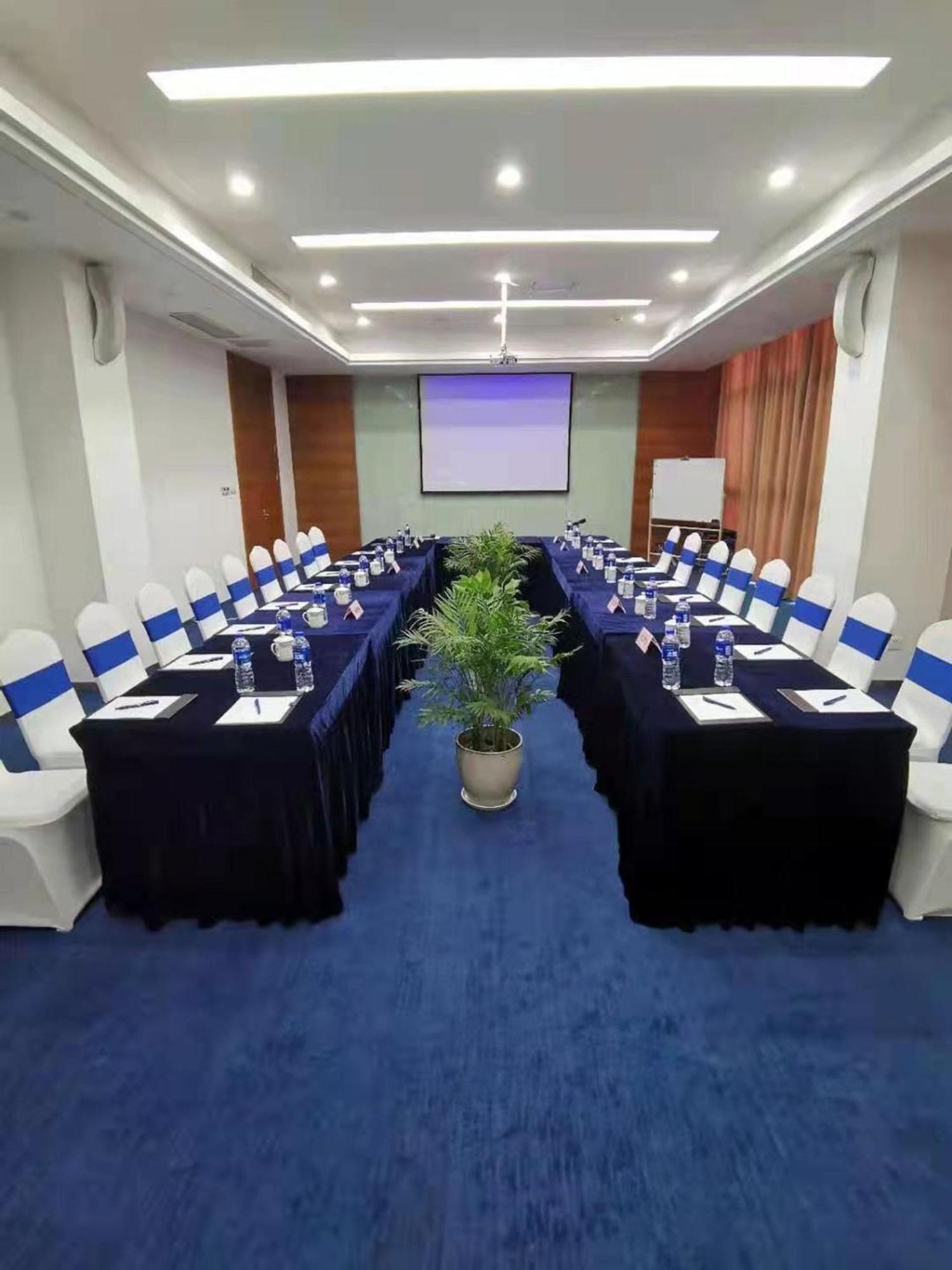 Holiday Inn Express Suzhou Changjiang By Ihg Exterior photo